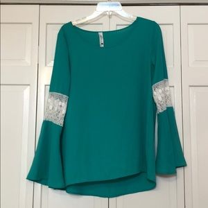 long sleeve lace detailed top